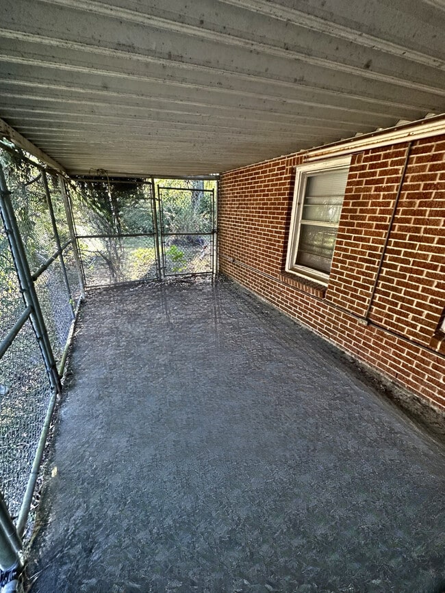 Building Photo - 125 Rosewood Dr