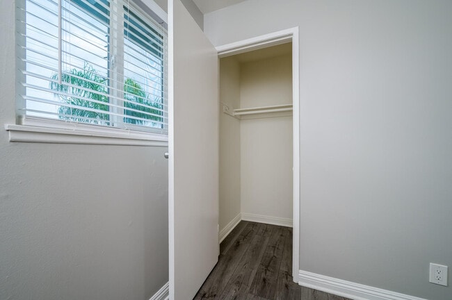 Building Photo - 9615 Adams Ave