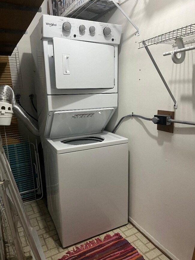 Building Photo - 30475 W 14 Mile Rd