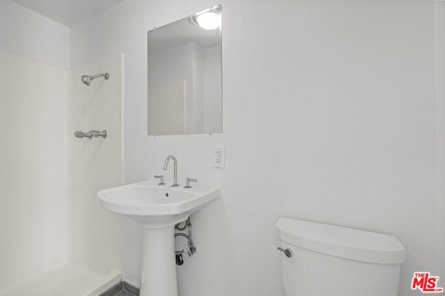 Building Photo - 11813 Gateway Blvd