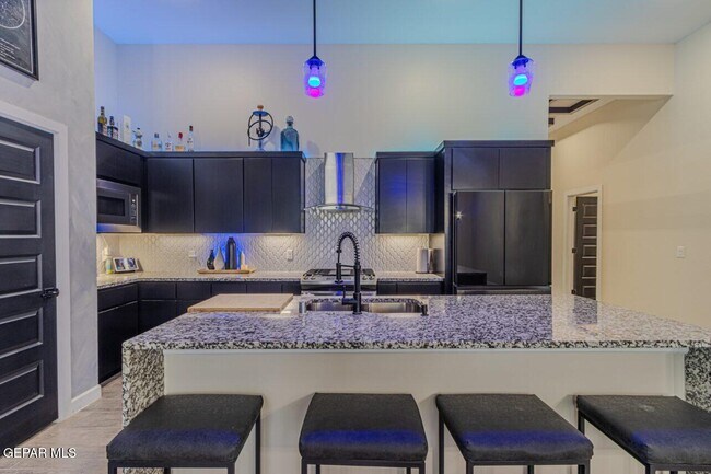 Building Photo - 273 Hunstanton St