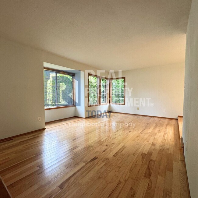 Building Photo - Remodeled Rambler In Gem Heights neighborh...