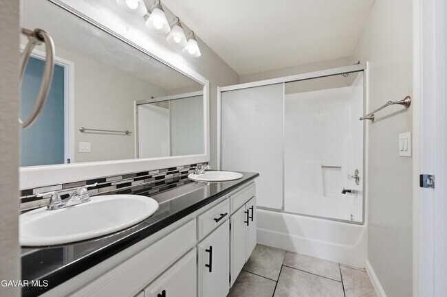 Building Photo - 3129 Golfwood Ct