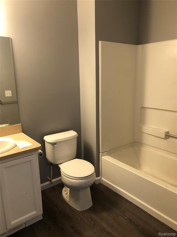 Building Photo - 234 Stonegate E