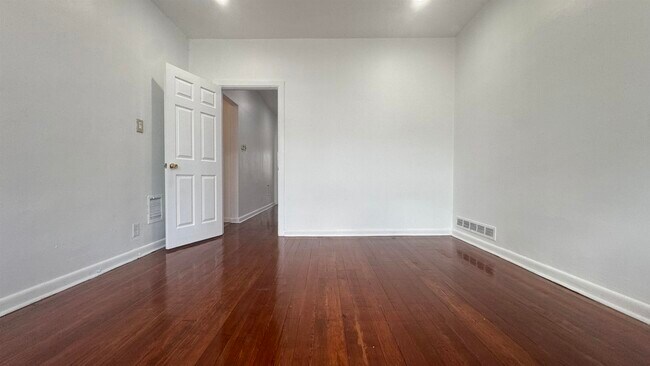 Building Photo - 283 Avenue A