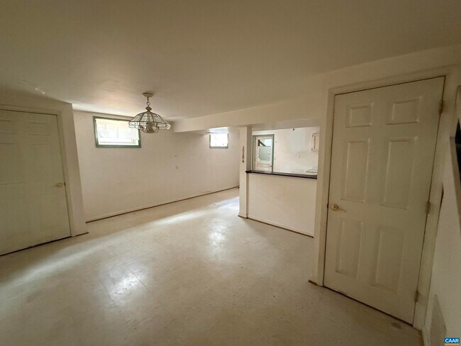 Building Photo - 913 Druid Ave