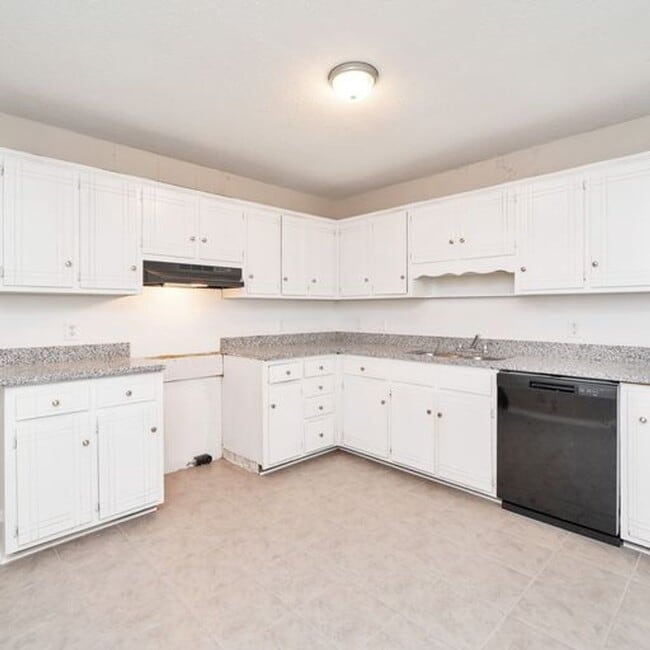 Building Photo - ? Adorable Renovated Home in the Heart of ...