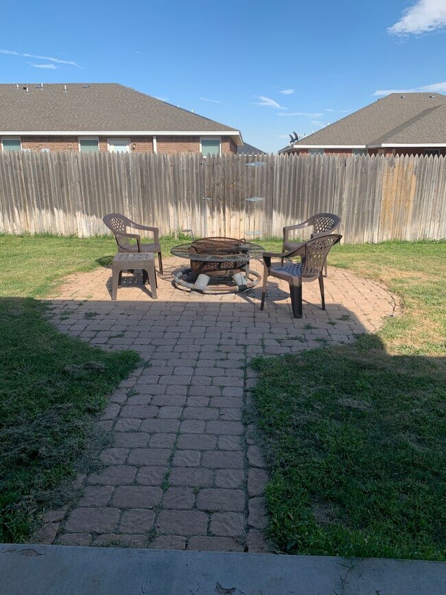 Building Photo - 4301 Sandstone Dr