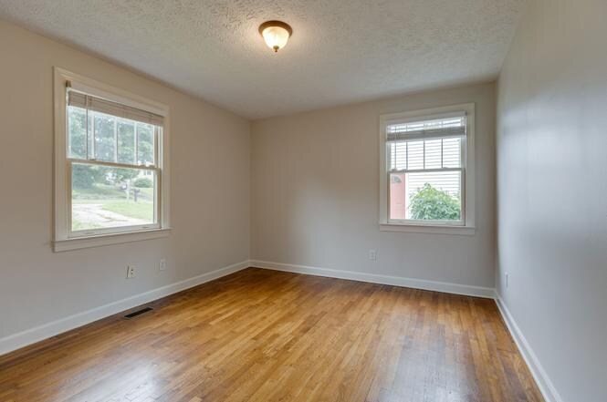 Building Photo - 3809 Sentinel Dr