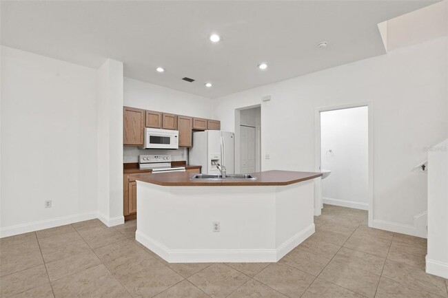 Building Photo - 7421 Arlington Grove Cir