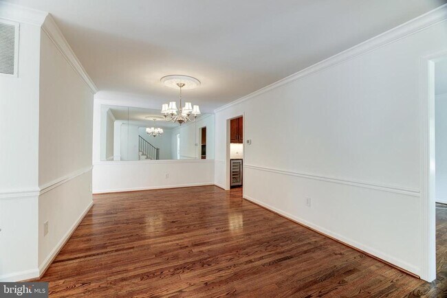 Building Photo - 1412 McLean Mews Ct