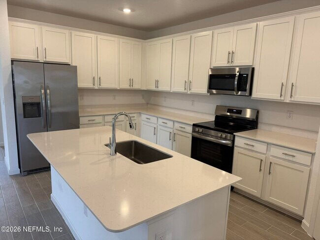 Building Photo - 15512 Whispering Fir Dr