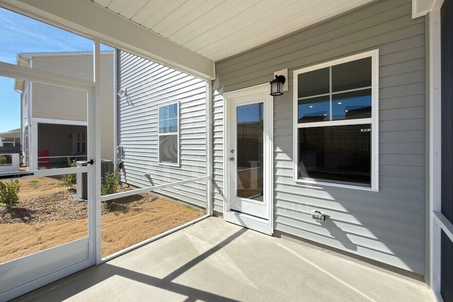 Building Photo - 1036 Red Finch Way