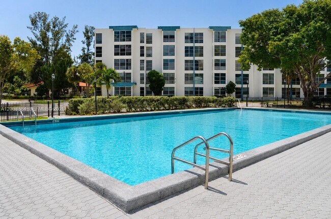 Building Photo - 17570 Atlantic Blvd