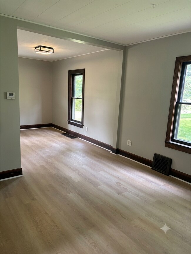 Building Photo - 4028 Harper Ave