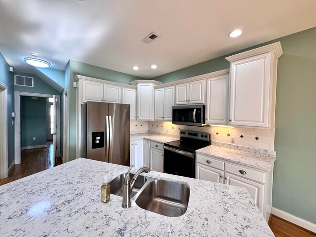 Building Photo - 88 St Annes Ct