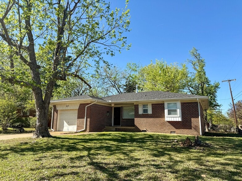 Building Photo - 517 Inwood Dr