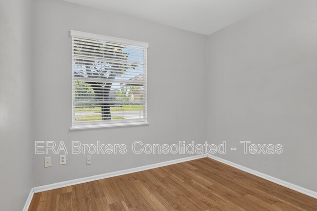 Building Photo - 213 Aviation Ave