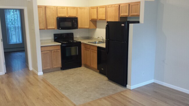 Building Photo - 811 24th St