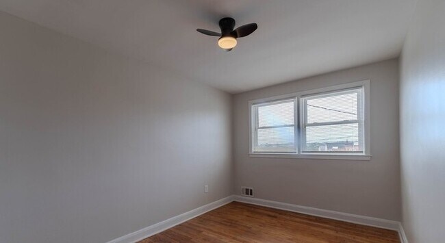 Building Photo - 3 Bedroom Home 21206