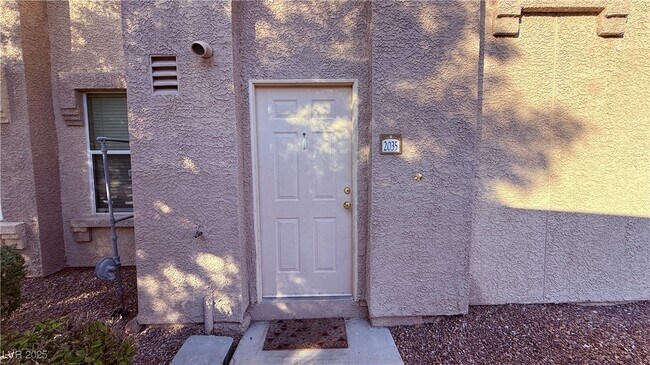 Building Photo - 10550 W Alexander Rd