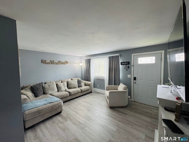 Building Photo - 150 View St