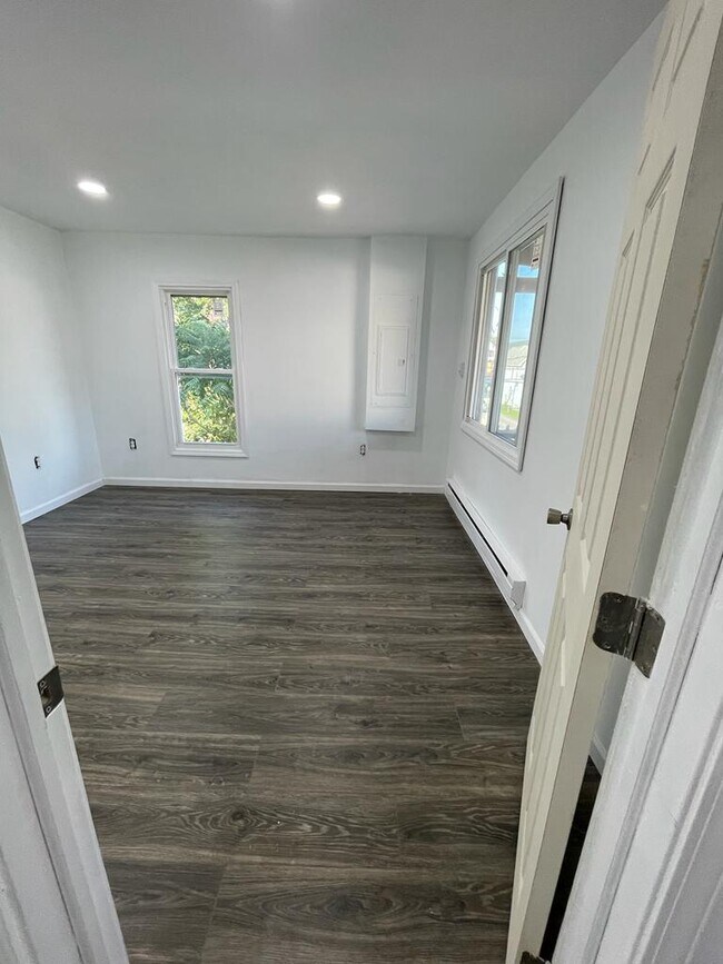 Building Photo - 120 W Owens Ave