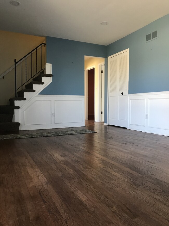 Building Photo - 4 BED/2 BATH ADORABLE, SPACIOUS SINGLE FAMILY HOME ---- FORREST DR. CANTON