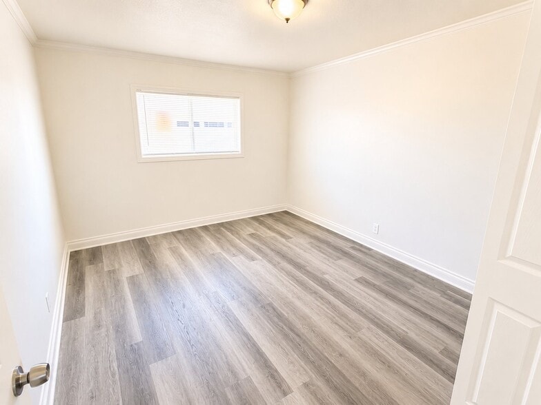 Building Photo - 1656 Bryn Mawr Ct