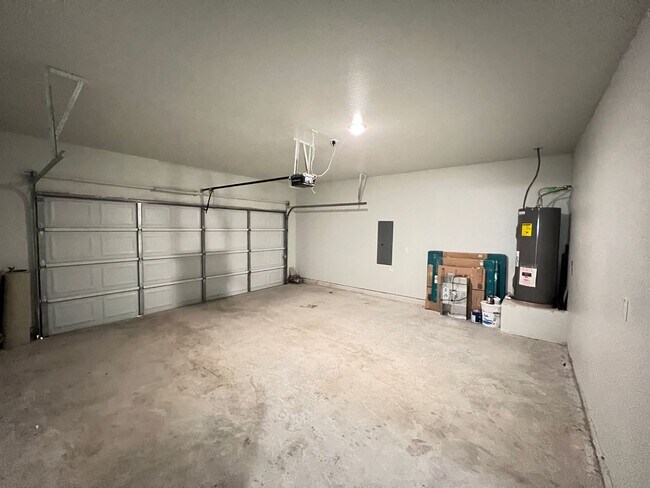 Building Photo - Lovely home for rent in Ennis, TX!