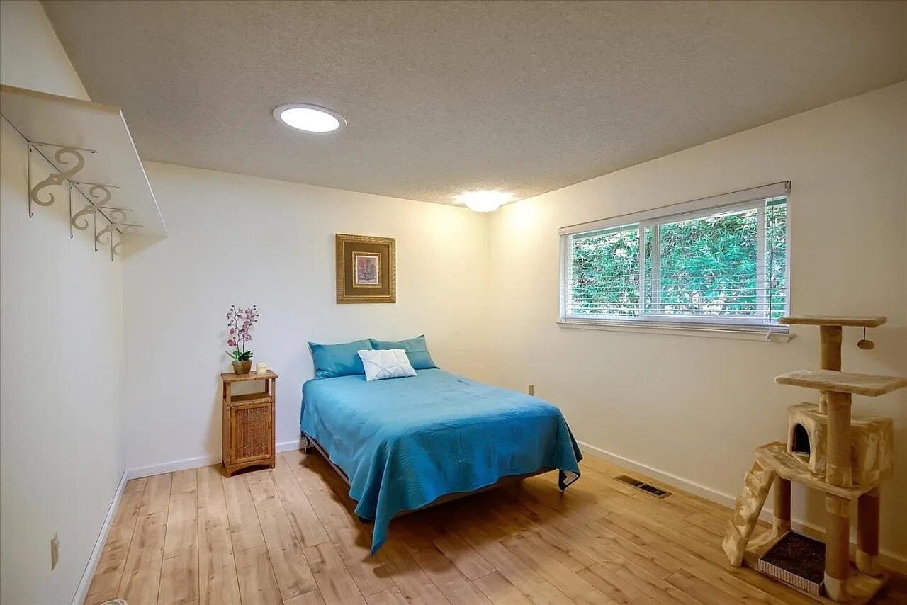 Building Photo - 416 Sherman Dr