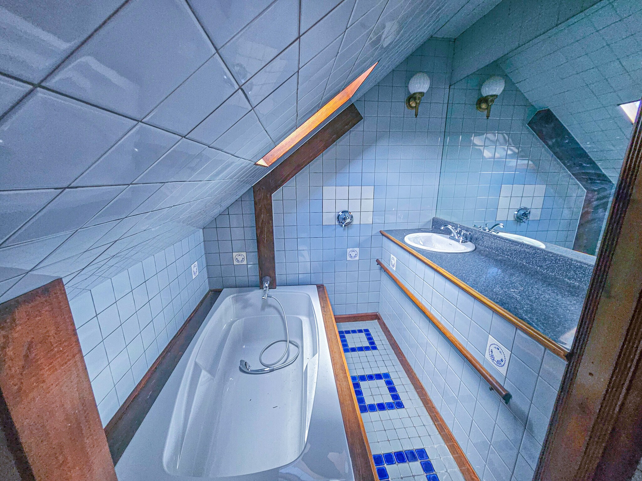 Building Photo - 8 Randall St