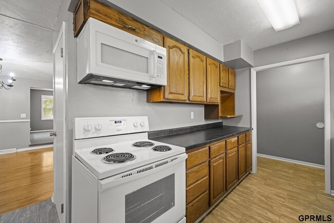 Building Photo - 105 Hillside Dr
