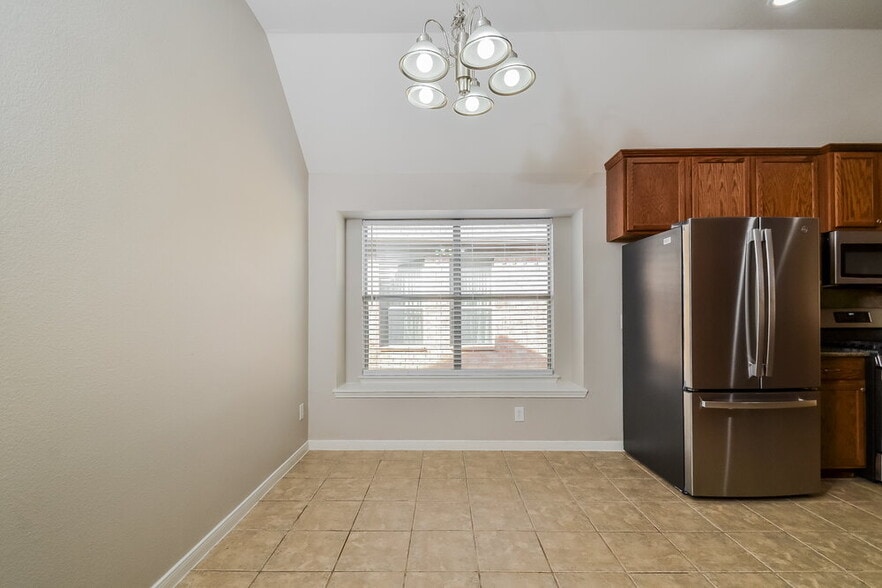 Building Photo - 1409 Mockingbird Dr
