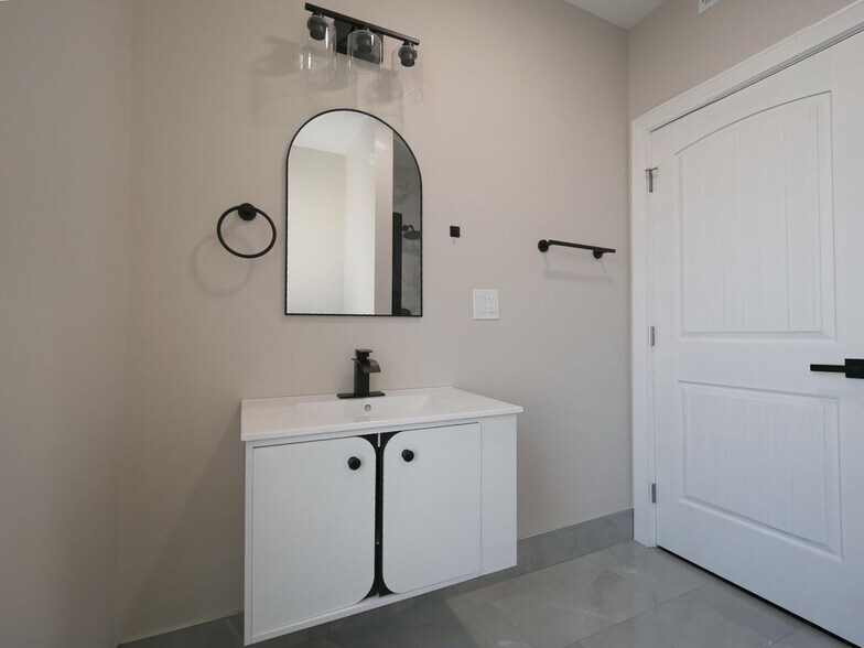 Building Photo - 149 N Waller Ave