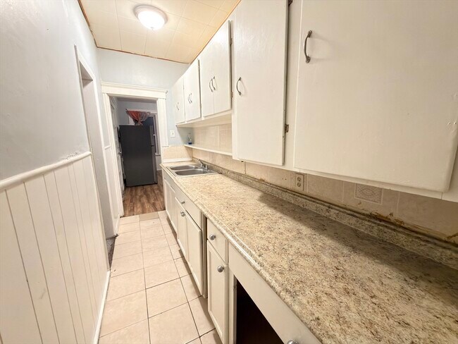 Building Photo - 90 Vernon St