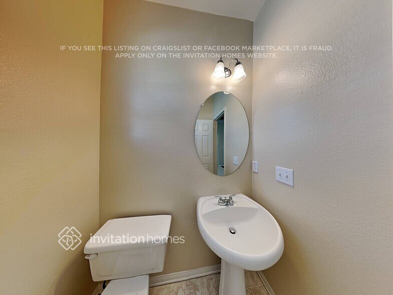 Building Photo - 16467 El Revino Dr