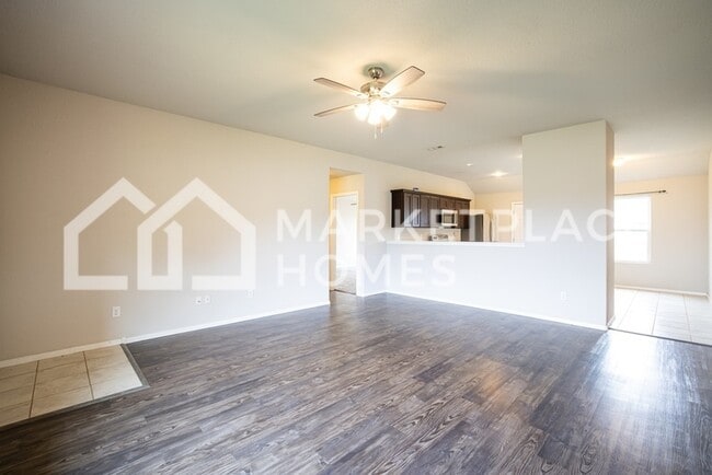 Building Photo - 825 NW 68th Ave