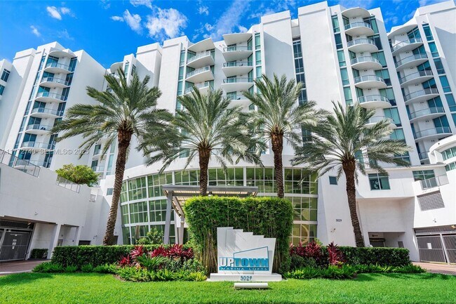 Building Photo - 3029 NE 188th St