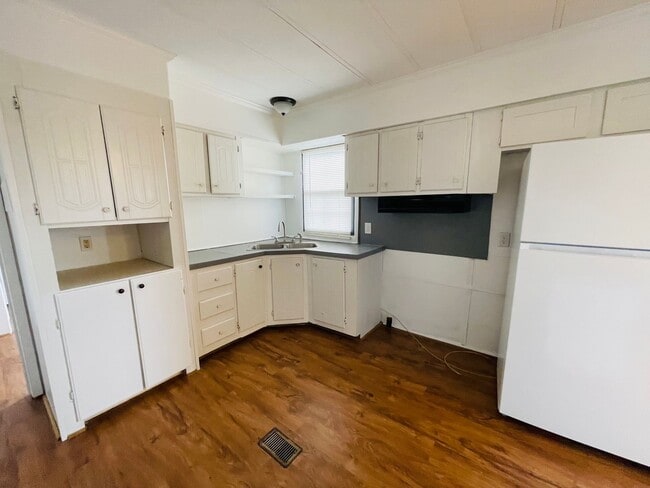 Building Photo - 3 BR, 2 BA doublewide in Pikeville school district