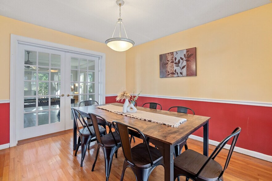 Building Photo - 750 SE Maynard Rd