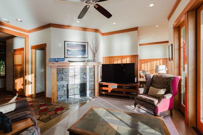 Building Photo - Impeccable Low Bank Bainbridge Waterfront Home with Private Dock