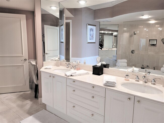 Building Photo - 3700 S Ocean Blvd