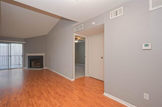 Building Photo - 2120 El Paseo St