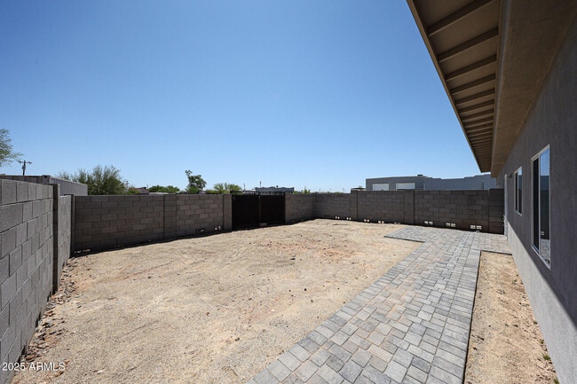 Building Photo - 22337 W Dove Valley Rd