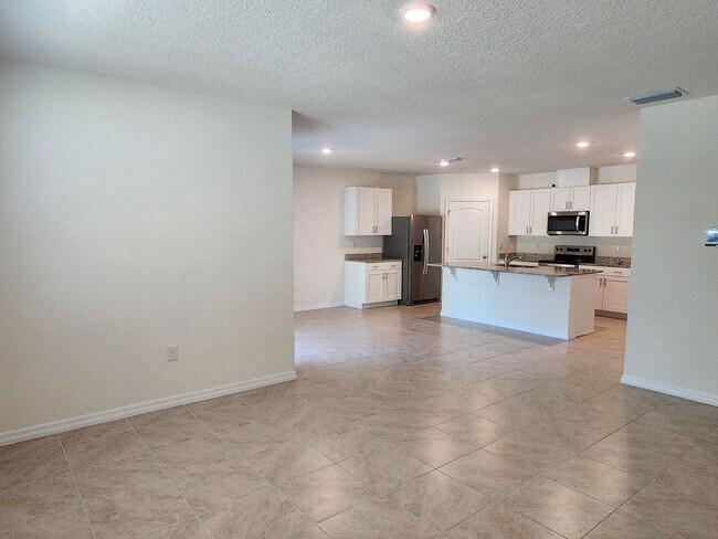 Building Photo - BEAUTIFUL 4Bedroom 2 Bathroom Home in the Ormond Station Community