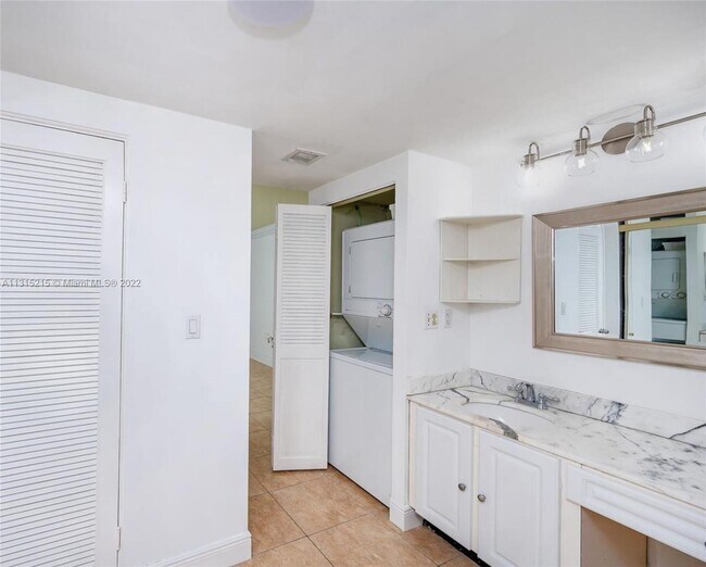 Building Photo - 177 Ocean Ln Dr