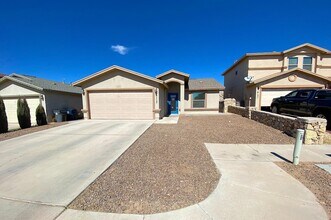 Building Photo - Northeast El Paso 3 Bed Refrig A/C