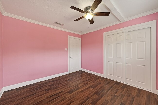 Building Photo - 11414 Meadow Lake Dr