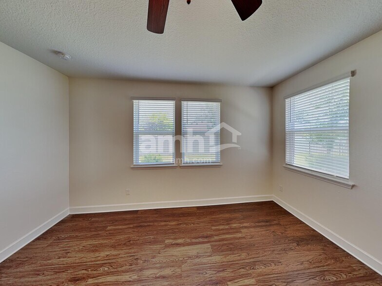 Building Photo - 105 Moultrie Crossing Ln